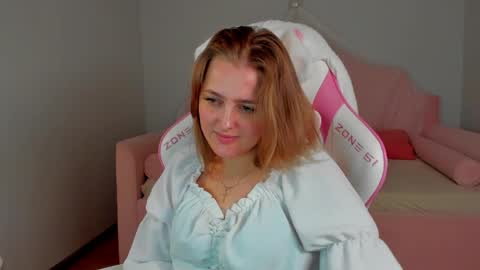 EllaBells online show from 04-09-26, 07:47