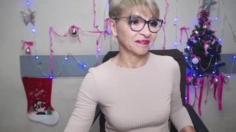 Snapshot of ellabonito chatting on 01-12-25, 06:28 EllaBonito online show from 01-12-25, 06:28