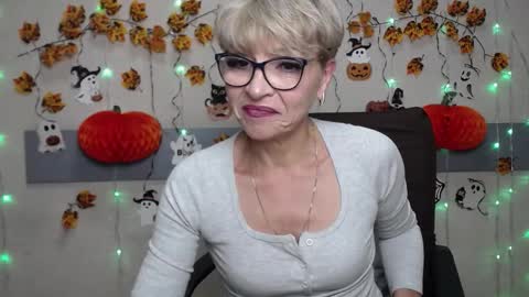 Snapshot of ellabonito chatting on 10-20-25, 05:30 EllaBonito online show from 10-20-25, 05:30