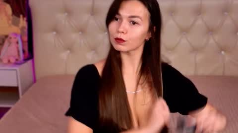 Snapshot of ellacanny chatting on 11-28-25, 05:43 ellacanny online show from 11-28-25, 05:43