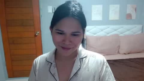 Snapshot of ellaford chatting on 06-16-26, 01:36 EllaFord online show from 06-16-26, 01:36