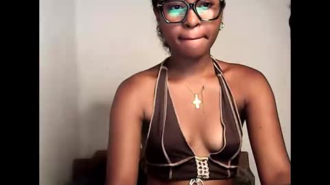 ellah245 online show from 03-30-26, 09:21