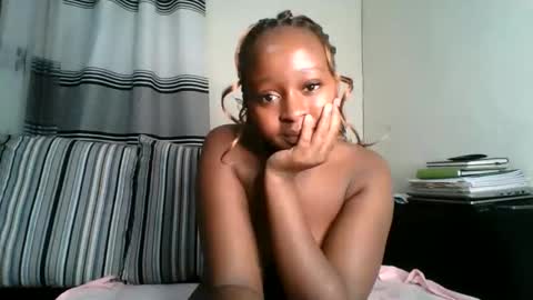 Snapshot of ellah_simone chatting on 05-25-26, 06:58 ellah-simone online show from 05-25-26, 06:58