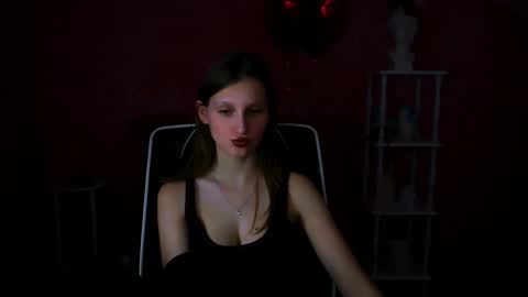 Snapshot of ellahorton chatting on 03-09-25, 01:26 Ella online show from 03-09-25, 01:26