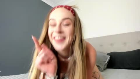 ellaaaa online show from 04-05-26, 05:48