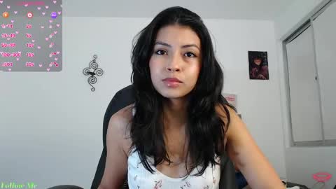 Snapshot of ellajonz chatting on 06-03-26, 03:31 Ella Amoneth online show from 06-03-26, 03:31