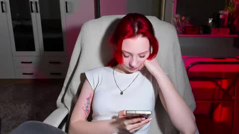Snapshot of ellales chatting on 05-10-26, 02:44 ellales online show from 05-10-26, 02:44