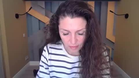 Snapshot of ellalongs chatting on 12-03-25, 12:25 EllaLongs online show from 12-03-25, 12:25