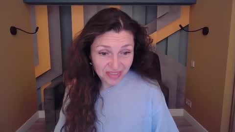 Snapshot of ellalongs chatting on 05-15-26, 11:28 EllaLongs online show from 05-15-26, 11:28