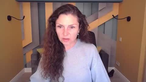 Snapshot of ellalongs chatting on 05-19-26, 11:16 EllaLongs online show from 05-19-26, 11:16