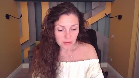 Snapshot of ellalongs chatting on 05-23-26, 11:25 EllaLongs online show from 05-23-26, 11:25