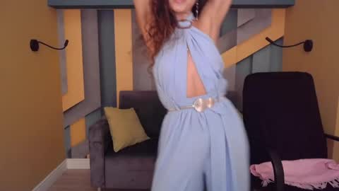 Snapshot of ellalongs chatting on 06-21-26, 11:46 EllaLongs online show from 06-21-26, 11:46