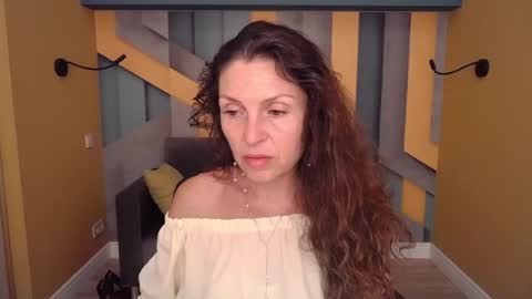 Snapshot of ellalongs chatting on 07-17-26, 11:39 EllaLongs online show from 07-17-26, 11:39