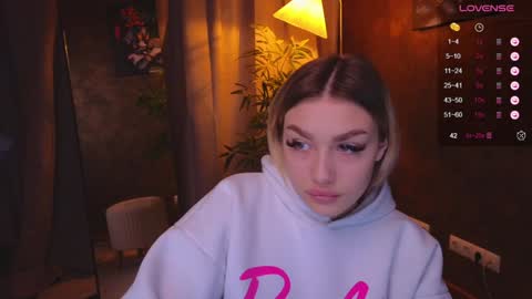 ellamilla online show from 01-06-25, 08:24