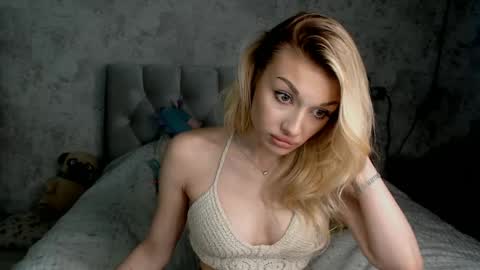 ellamilla online show from 06-03-26, 02:33