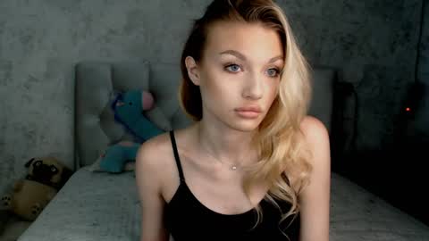 ellamilla online show from 07-05-26, 02:35