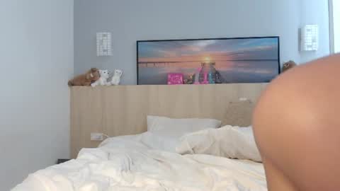 Ella Mira online show from 06-21-26, 02:03