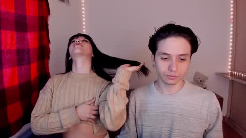 Snapshot of ellancain chatting on 01-26-25, 07:20 Ella and Cain online show from 01-26-25, 07:20