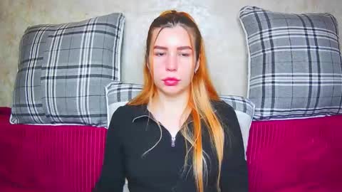 EllaNuar online show from 09-24-25, 02:48