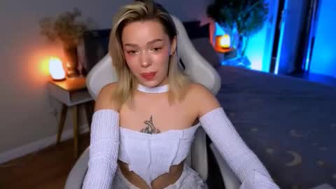 Ella online show from 01-14-26, 05:57