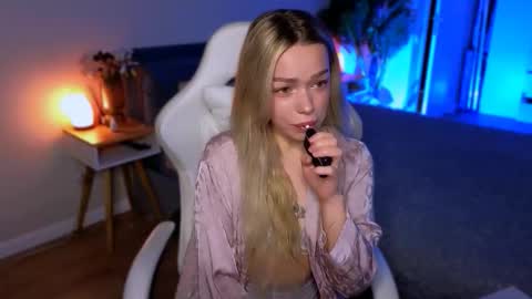 Ella online show from 02-17-26, 05:26