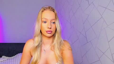 Snapshot of elldiana chatting on 07-06-26, 01:57 elldiana online show from 07-06-26, 01:57
