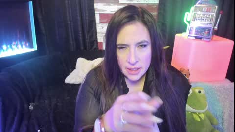 Snapshot of elle4you chatting on 01-22-25, 04:55 ELLE online show from 01-22-25, 04:55