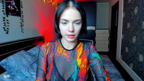 Snapshot of elle_blair chatting on 10-02-25, 05:31 Luna online show from 10-02-25, 05:31