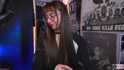 Snapshot of elle_uwu chatting on 12-15-24, 04:18 follow me on instagram . online show from 12-15-24, 04:18