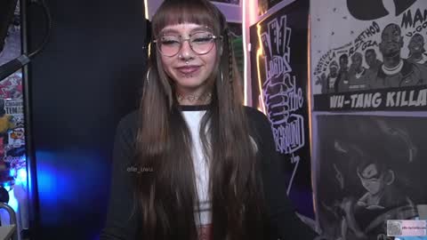 Snapshot of elle_uwu chatting on 01-12-25, 11:15 follow me on instagram . online show from 01-12-25, 11:15
