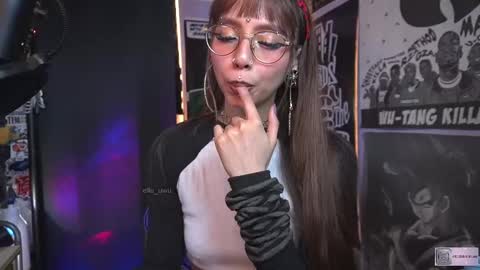 Snapshot of elle_uwu chatting on 02-12-25, 05:37 follow me on instagram . online show from 02-12-25, 05:37