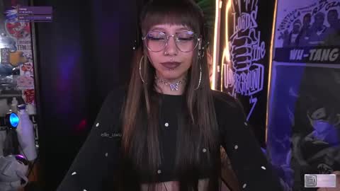 Snapshot of elle_uwu chatting on 10-06-25, 11:07 follow me on instagram . online show from 10-06-25, 11:07