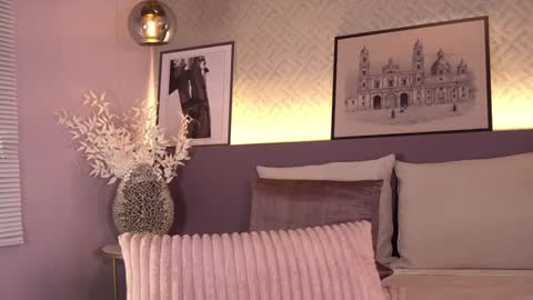 Elle Diane online show from 01-21-25, 03:37