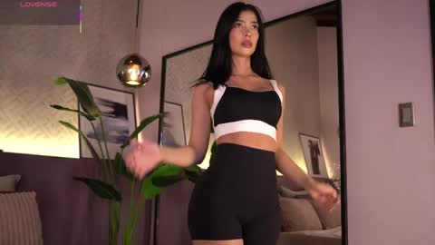 Snapshot of ellediane chatting on 06-01-26, 10:11 Elle Diane online show from 06-01-26, 10:11
