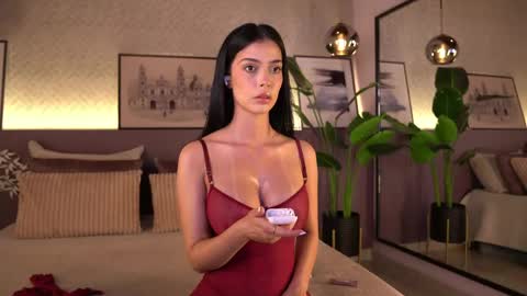 Snapshot of ellediane chatting on 06-03-26, 10:48 Elle Diane online show from 06-03-26, 10:48