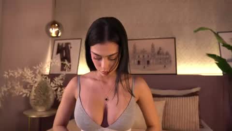 Snapshot of ellediane chatting on 06-11-26, 10:41 Elle Diane online show from 06-11-26, 10:41