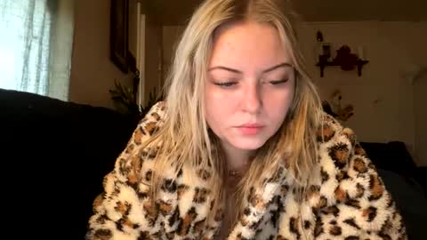 Snapshot of ellejess chatting on 02-26-26, 04:39 ellejess online show from 02-26-26, 04:39