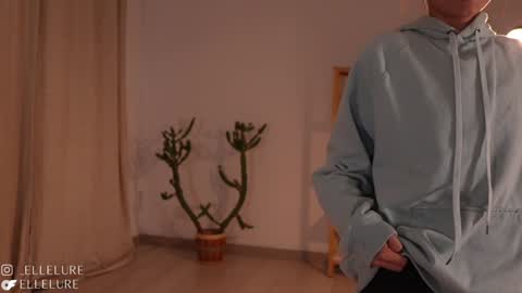 Linda Restrepo online show from 02-01-25, 01:02