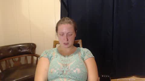 Snapshot of ellemermaid chatting on 09-12-25, 10:26 elle online show from 09-12-25, 10:26