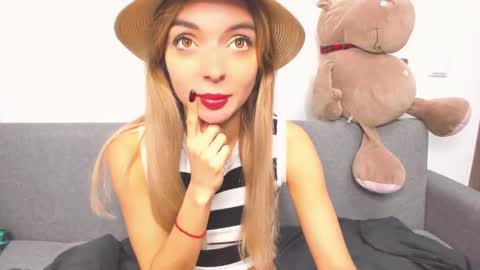 ellen_flow online show from 12-08-24, 09:24