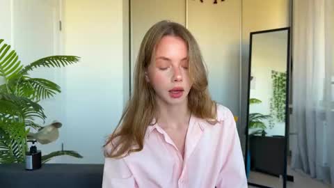 Snapshot of elli_harmon chatting on 09-29-25, 12:32 Ellie  --- Ill see you either on Friday or Saturday and definitely on Sunday  online show from 09-29-25, 12:32