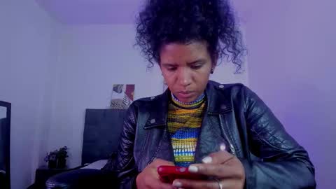  Ellie   online show from 11-10-25, 01:43