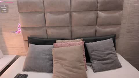 Snapshot of ellieadeline chatting on 07-13-26, 03:53 ellieadeline online show from 07-13-26, 03:53