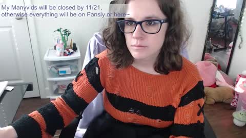 Ellie Charmful online show from 11-18-25, 09:30