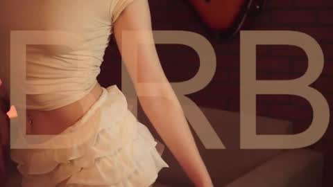 elliecutes online show from 10-07-25, 05:37