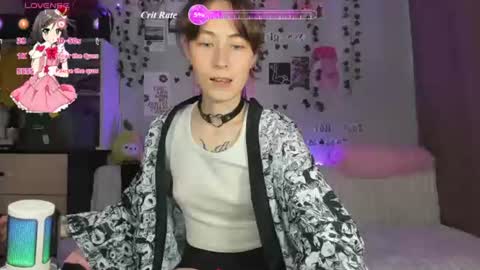 Snapshot of elliefromthemoon chatting on 07-13-26, 10:07 Ellie online show from 07-13-26, 10:07
