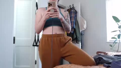 Ellie Rowyn online show from 03-24-26, 08:47