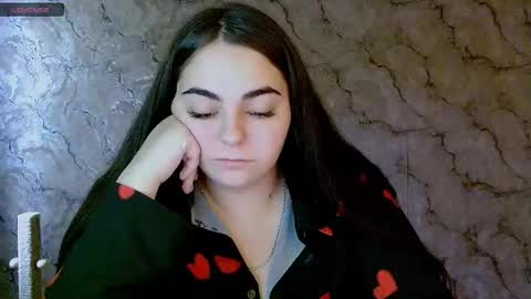 Ellie online show from 10-06-25, 01:08