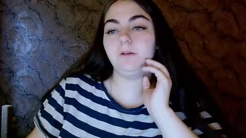 Ellie online show from 10-18-25, 05:43