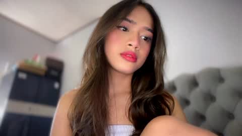 Snapshot of elliesee chatting on 06-12-26, 02:38 ellie online show from 06-12-26, 02:38
